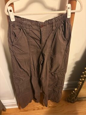 BDG women’s Cargo Pants in Taupe Brown